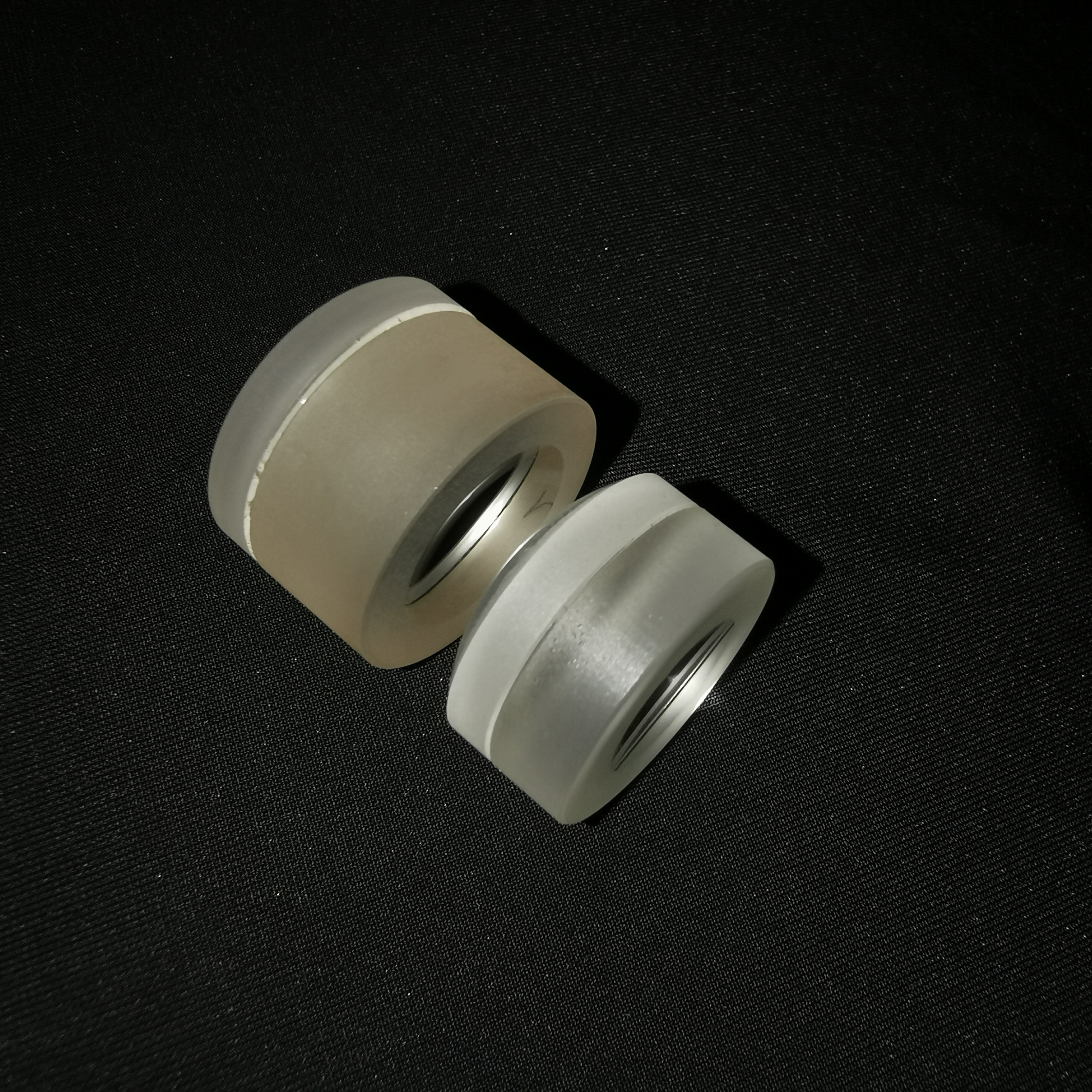Achromatic cemented doublet lens 