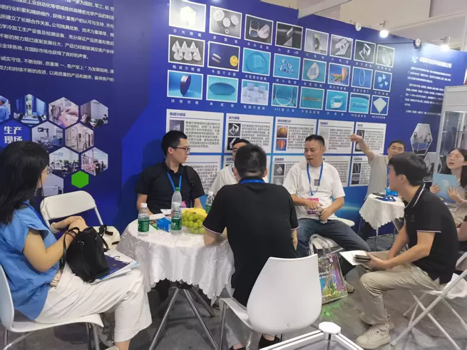 Hanzhong Hengpu Photoelectric Technology Showcases Precision Optics Capabilities at CIOE 2025 Shenzhen